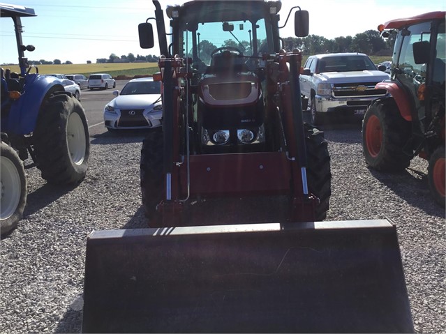 Case IH FARMALL 75C Tractor