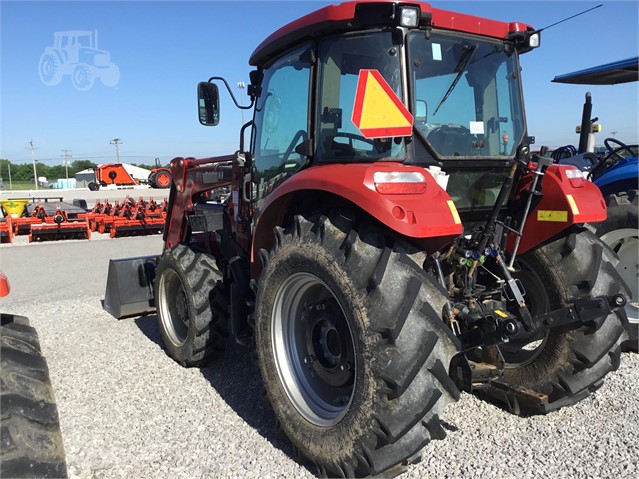 Case IH FARMALL 75C Tractor