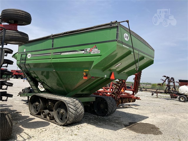 2015 J&M 1112-20S Grain Cart