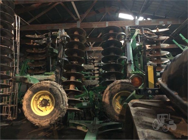 2010 John Deere 637 Disk