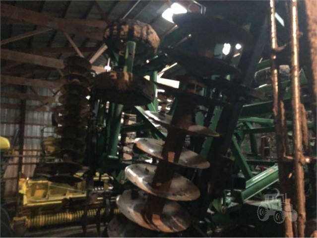 2010 John Deere 637 Disk