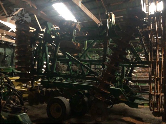 2010 John Deere 637 Disk