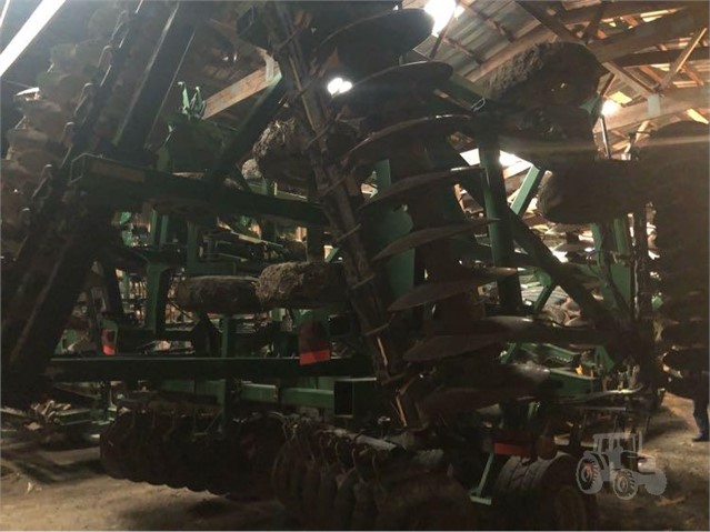 2010 John Deere 637 Disk