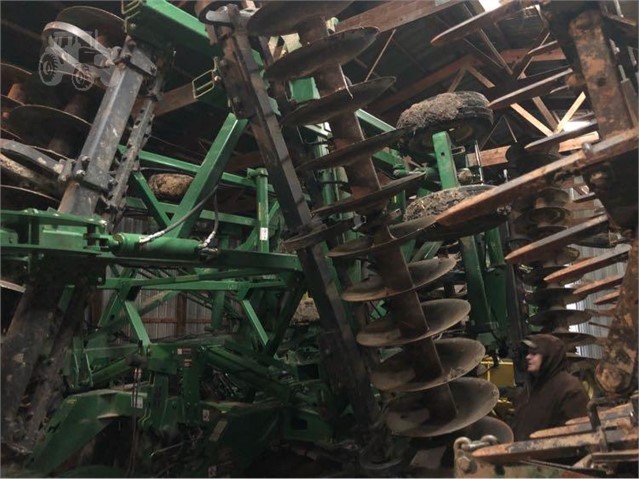 2010 John Deere 637 Disk