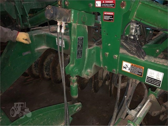 2010 John Deere 637 Disk