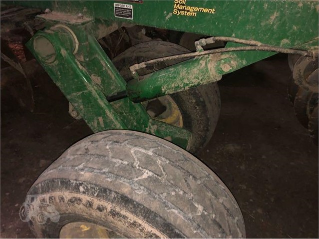 2010 John Deere 637 Disk