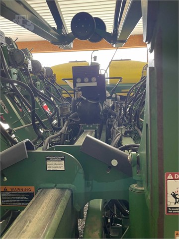 2010 John Deere 1790 CCS Planter