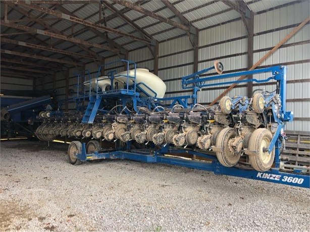 2018 Kinze 3600 Planter