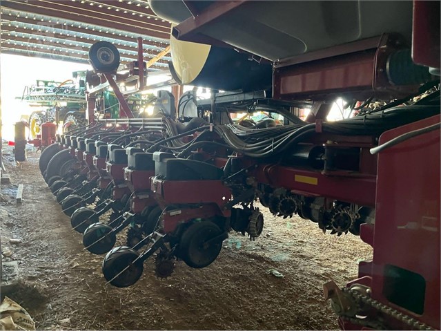 2014 Case IH 1255 Planter