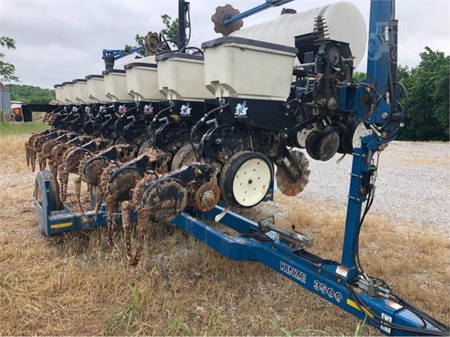 2007 Kinze 3500 Planter