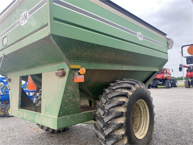 J&M 875 Grain Cart