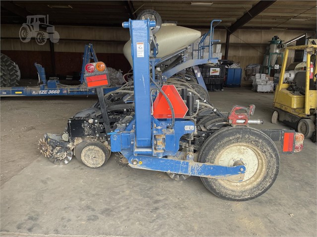 2020 Kinze 3660 Planter