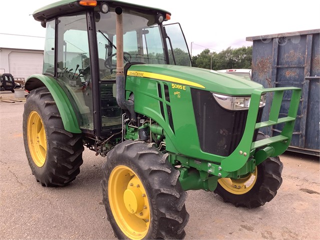 John Deere 5085E Tractor