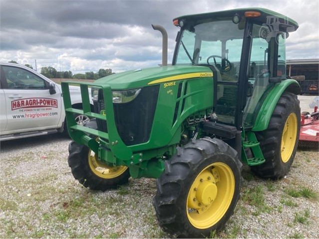 John Deere 5085E Tractor