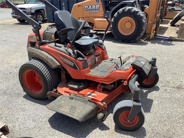 Kubota ZD1211 Mower/Zero Turn