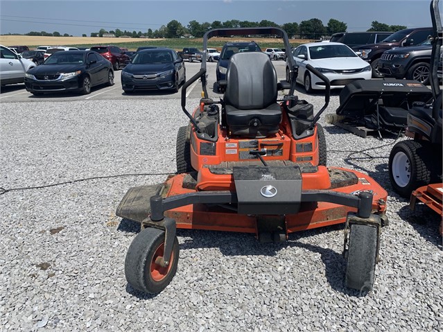 Kubota ZD1211 Mower/Zero Turn