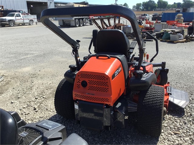 Kubota ZD1211 Mower/Zero Turn