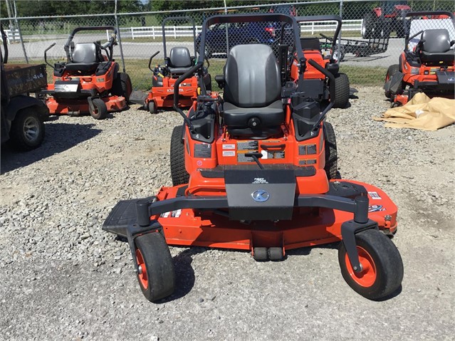 Kubota ZD1211 Mower/Zero Turn