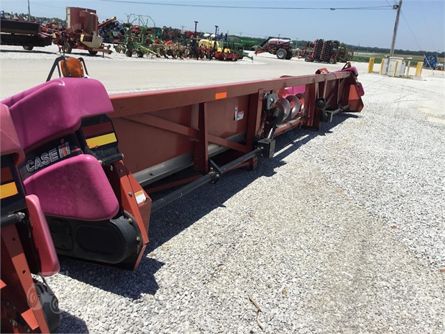 2007 Case IH 2412 Header Combine