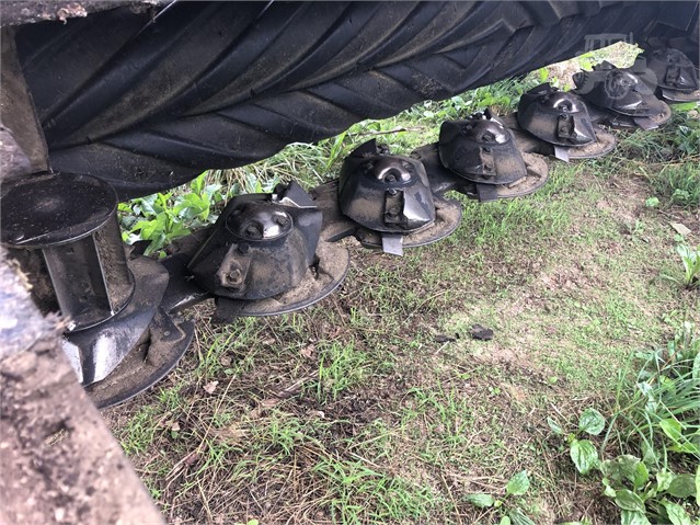 New Holland H7230 Mower Conditioner