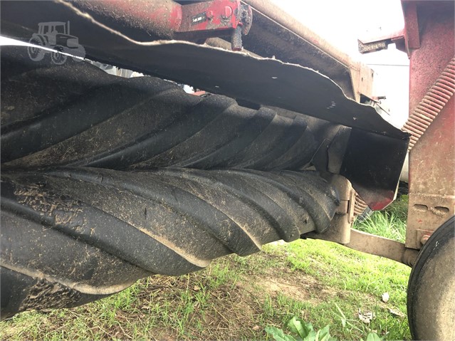 New Holland H7230 Mower Conditioner