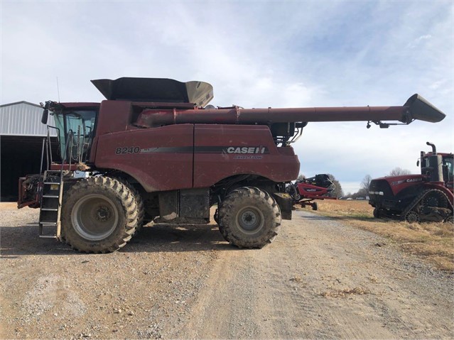 2018 Case IH 8240 Combine