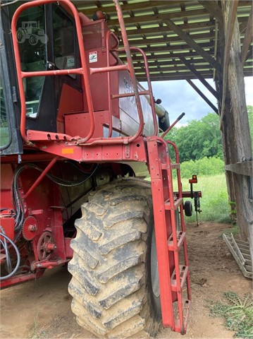 Case IH 1660 Combine