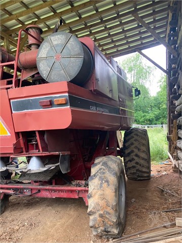 Case IH 1660 Combine