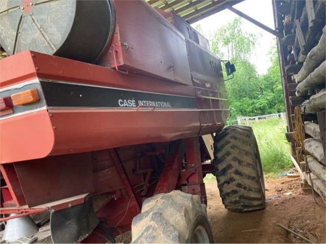 Case IH 1660 Combine