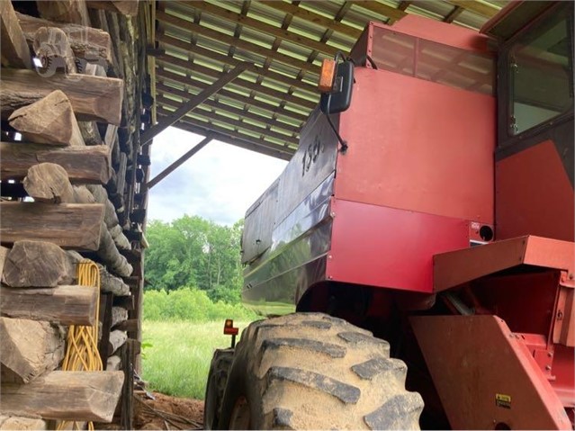 Case IH 1660 Combine