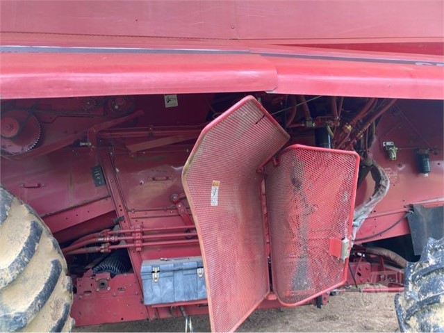 Case IH 2166 Combine