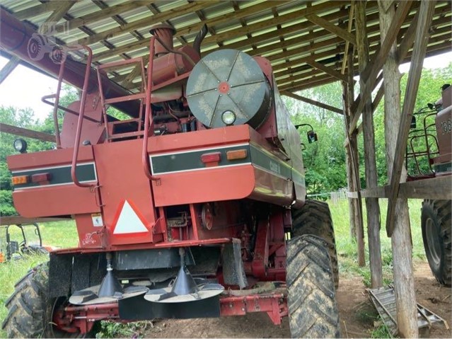Case IH 2166 Combine
