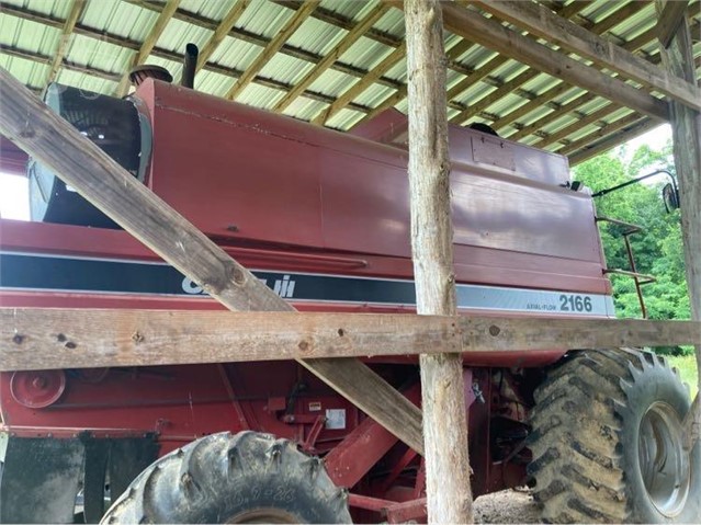 Case IH 2166 Combine