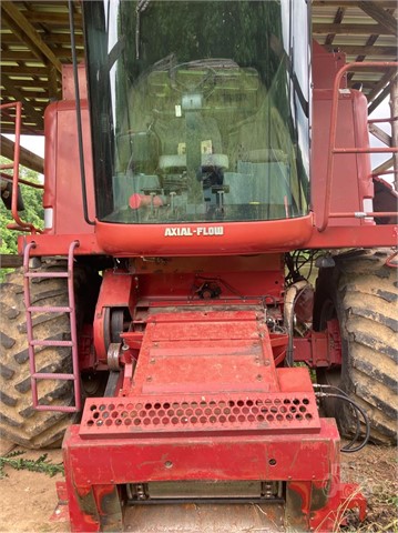 Case IH 2166 Combine