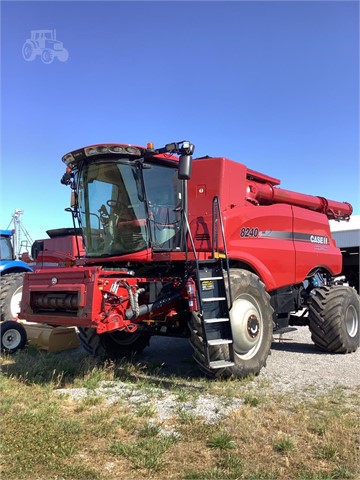 2017 Case IH 8240 Combine