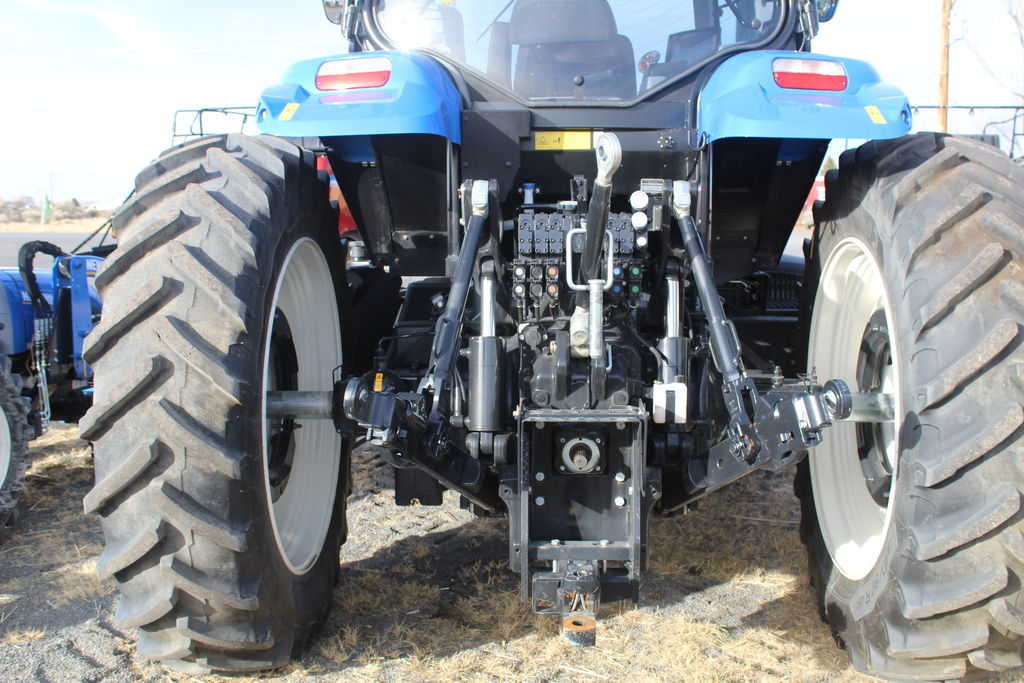 2019 New Holland T7 Series â?? Tier 4B .270 SideWinder II Tractor