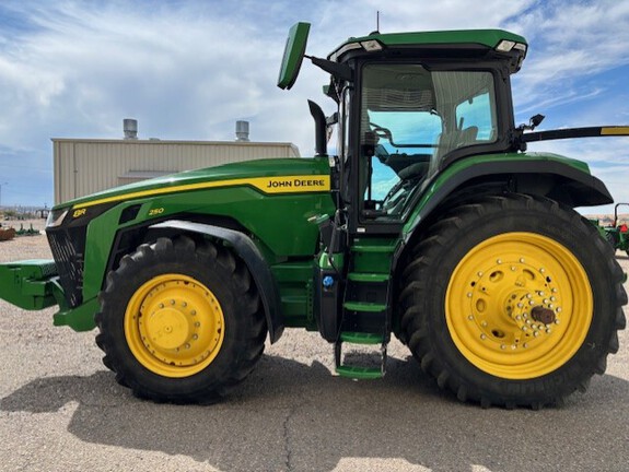 2023 John Deere 8R 250 Tractor