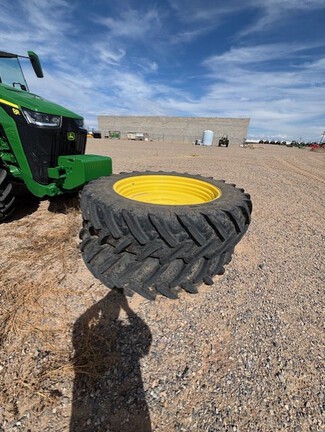 2023 John Deere 8R 250 Tractor