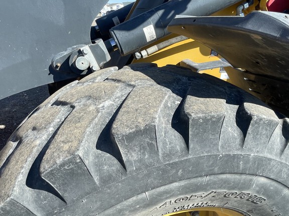 2019 John Deere 324L Compact Utility Loader
