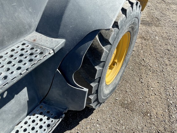 2019 John Deere 324L Compact Utility Loader