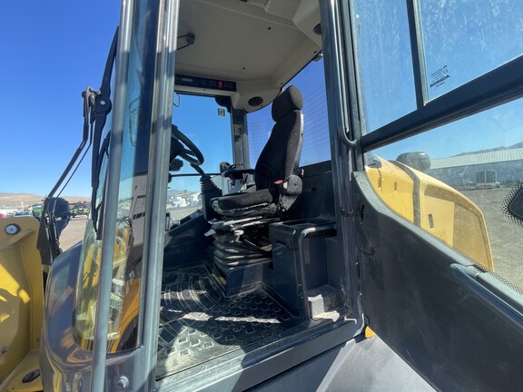 2019 John Deere 324L Compact Utility Loader