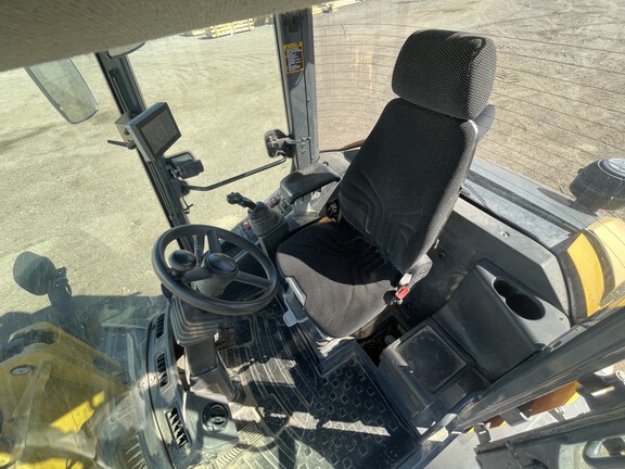 2019 John Deere 324L Compact Utility Loader