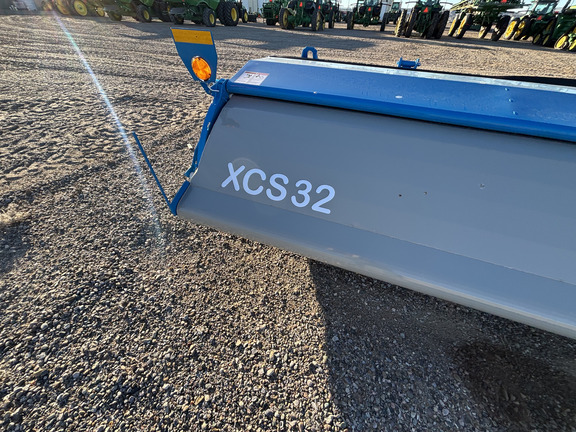 2025 Shelbourne XCS32 Header Combine