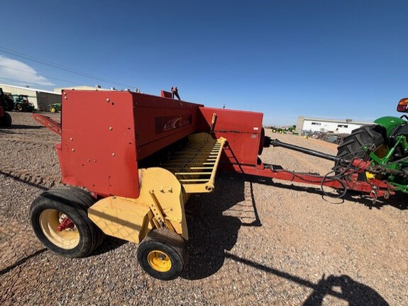 2006 New Holland 575 Baler/Square