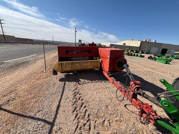 2006 New Holland 575 Baler/Square