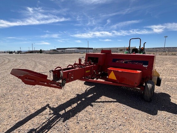 2006 New Holland 575 Baler/Square