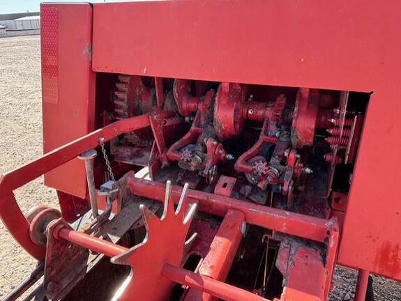 2006 New Holland 575 Baler/Square