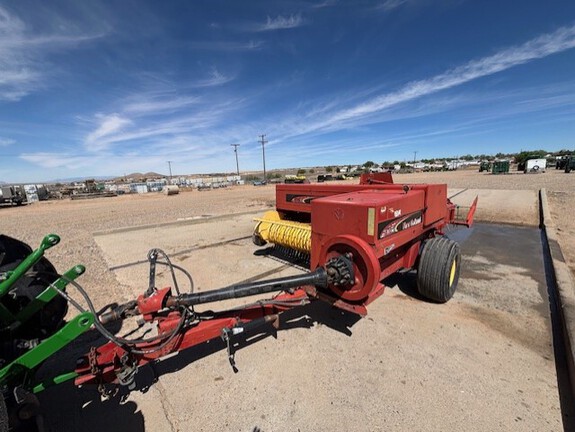 2006 New Holland 575 Baler/Square