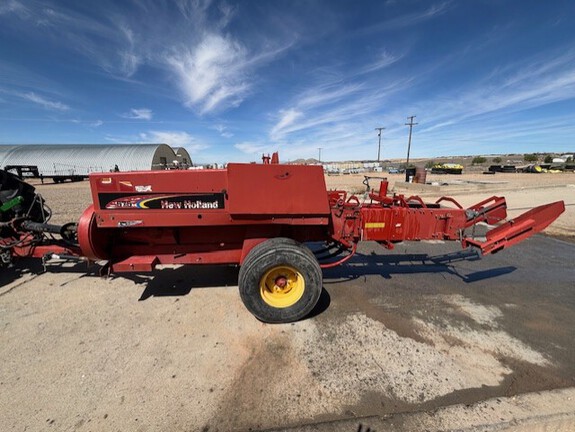 2006 New Holland 575 Baler/Square