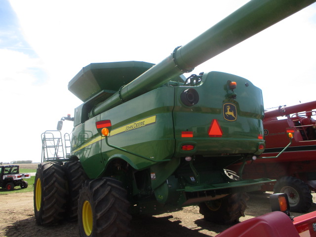 2019 John Deere S780 Combine